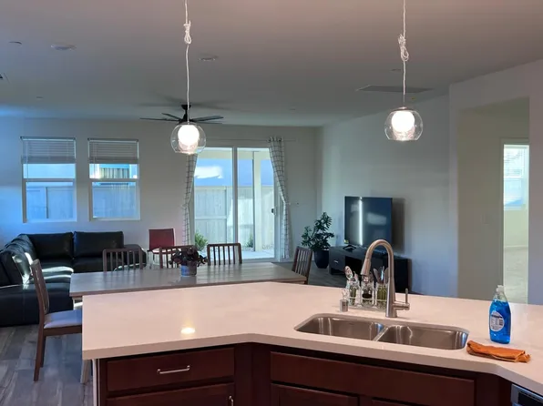 1400 Van Zee Dr, Woodland, CA 95776