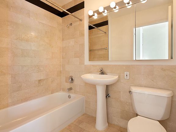 5th image of 1 West St APT 2041