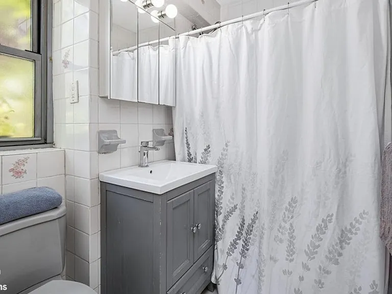 420 E 55th St #11M — Photo 14