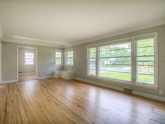 4th image of 6839 Wentworth Ave S