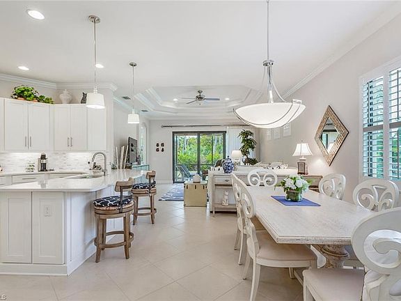 3rd image of 9161 Isla Bella Cir