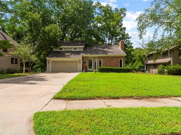 3144 Lakeview Cir, Leavenworth, KS 66048
