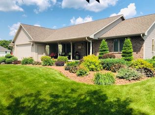4720 Glenfield Dr, Pulaski, WI 54162