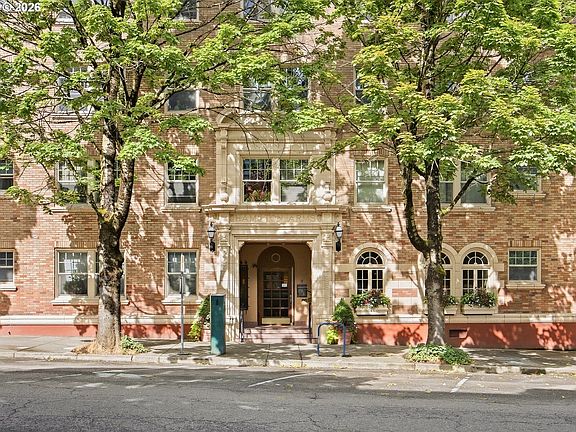 2nd image of 709 SW 16th Ave Unit 304