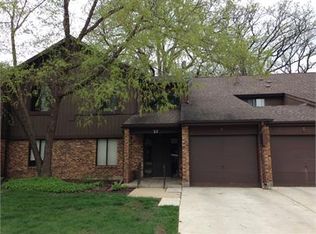 37C Creekside Cir, Elgin, IL 60123