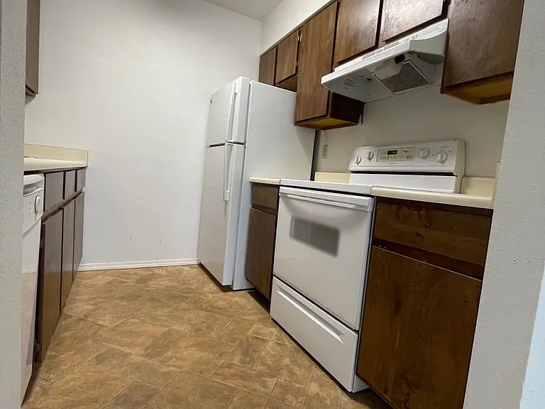 1765 Zebulon Dr #D — Photo 6