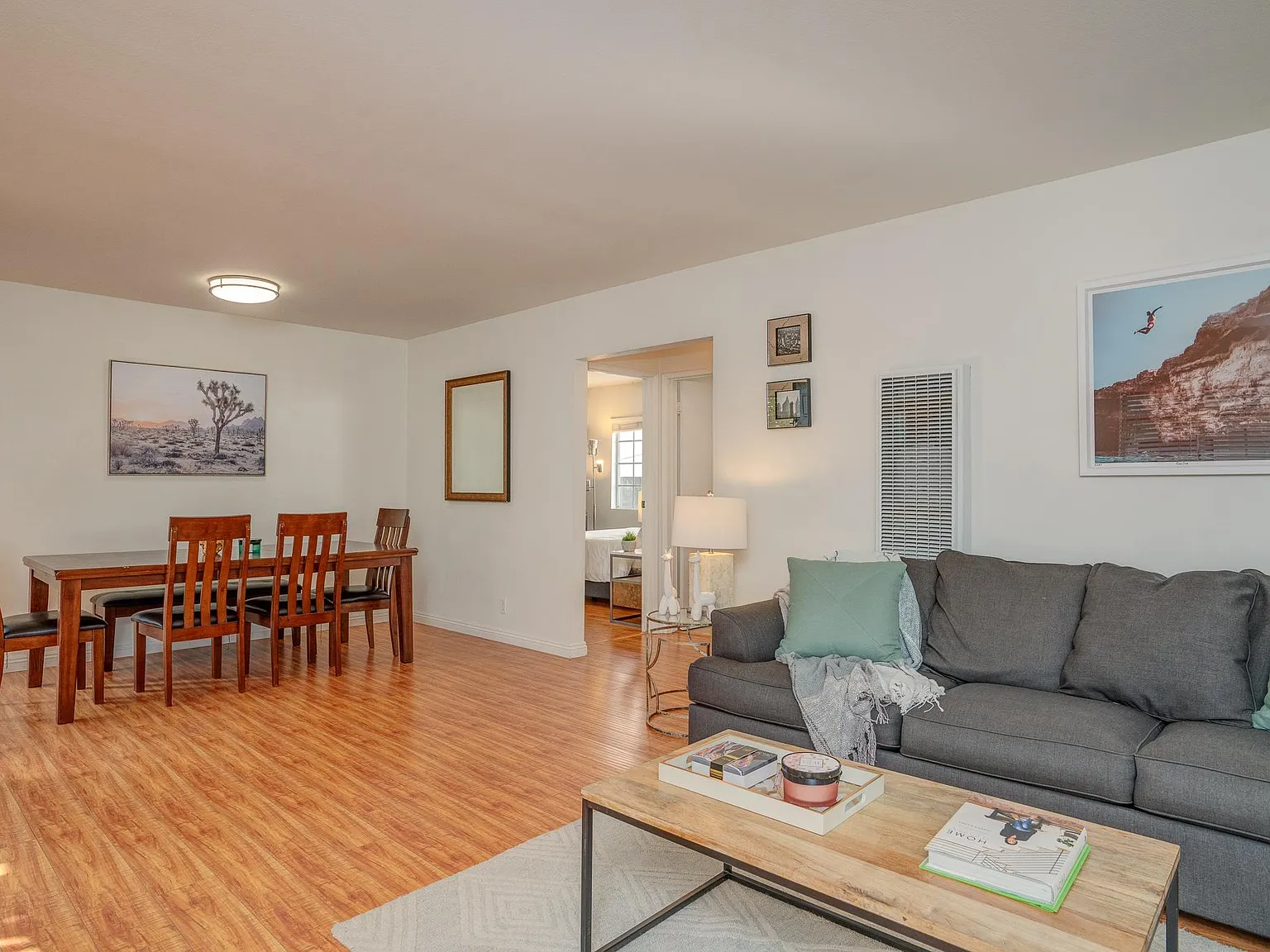 2 bed, 1000 sqft, $3,200 — Photo 3