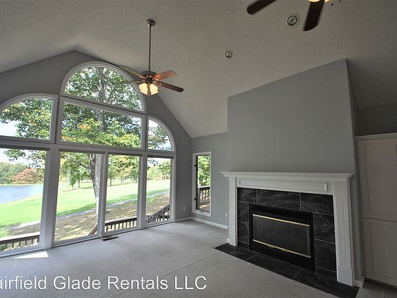 4th image of 22 Amesbury Ct