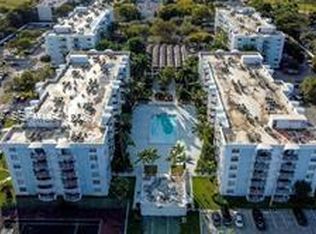 Montecarlo Condo, Miami, FL 33169