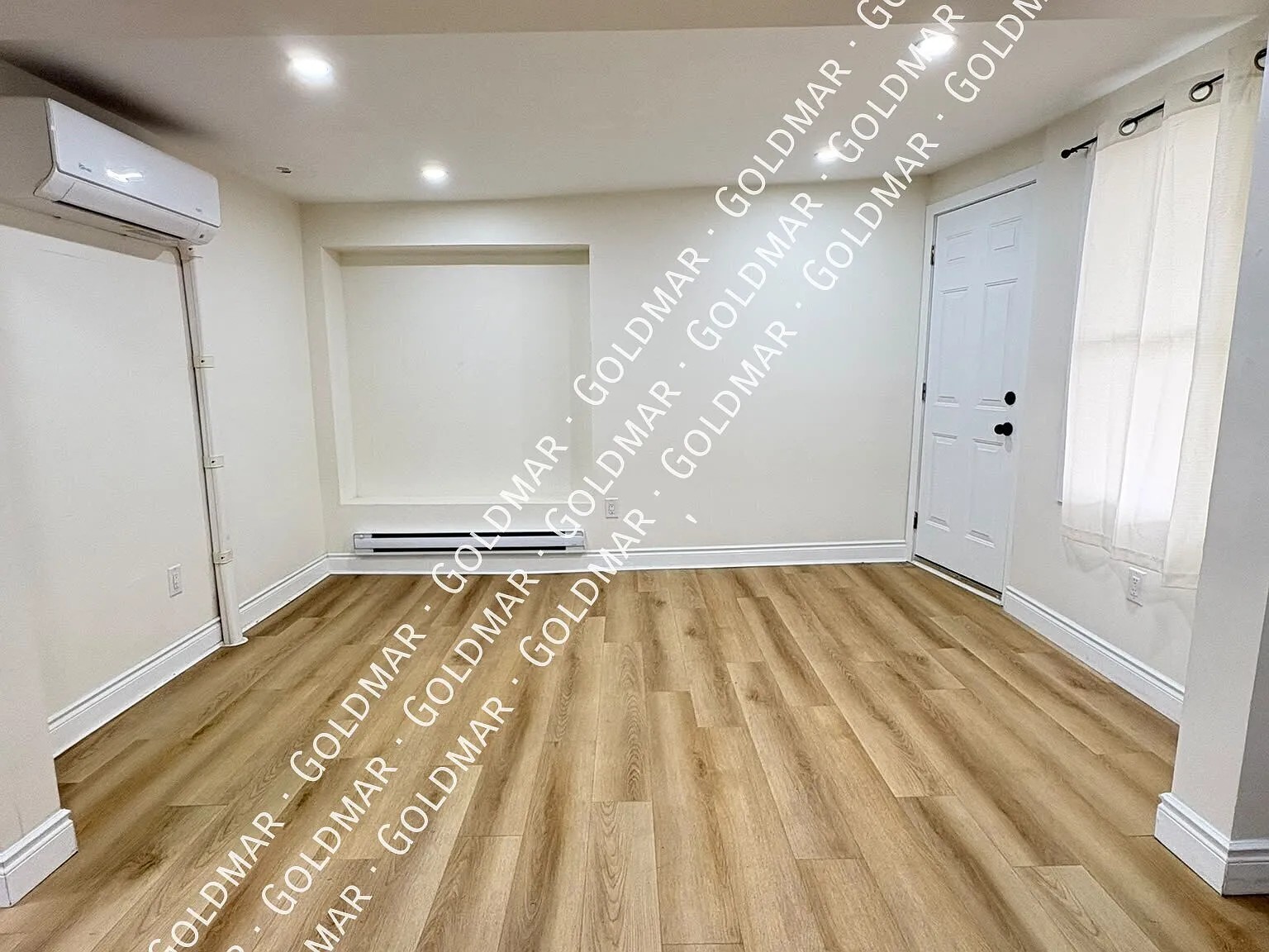 786 Chatham St E — Photo 3
