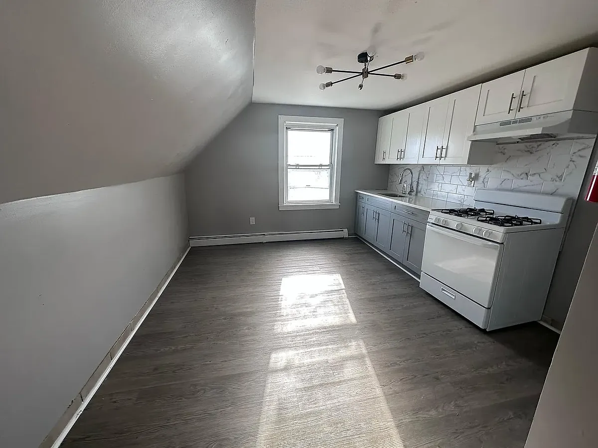 Building Photo - 952 Lafayette St #6C