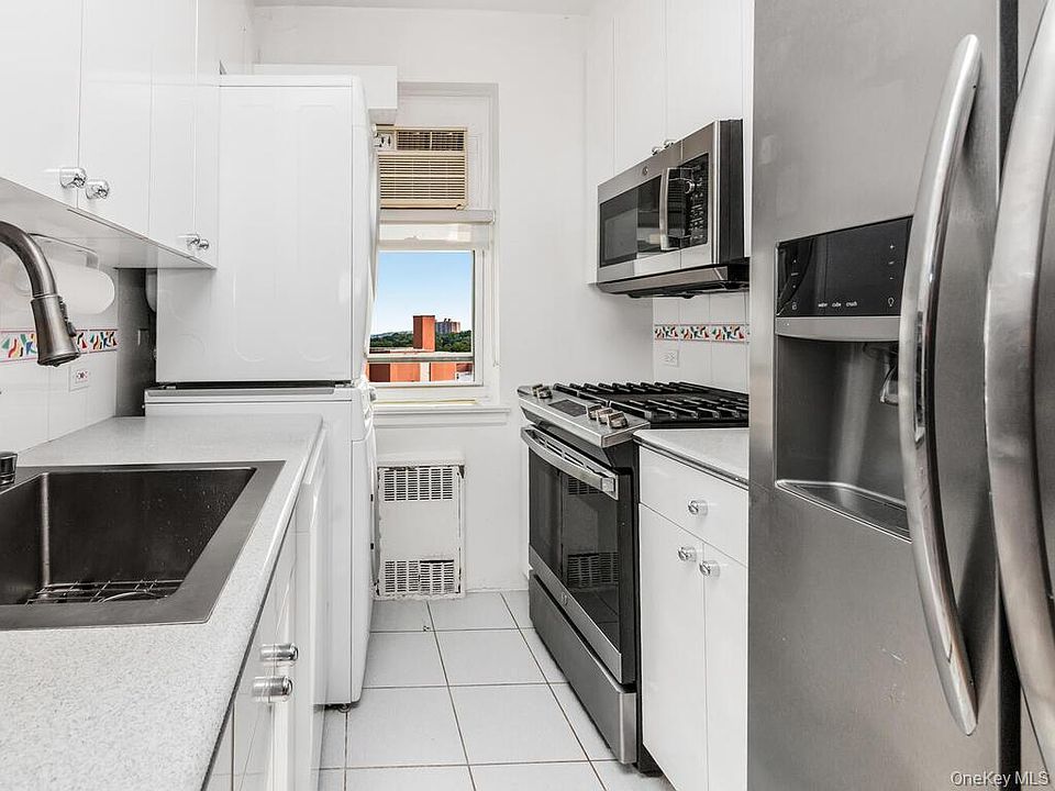 1st image of 3850 Hudson Manor Terrace #6BE