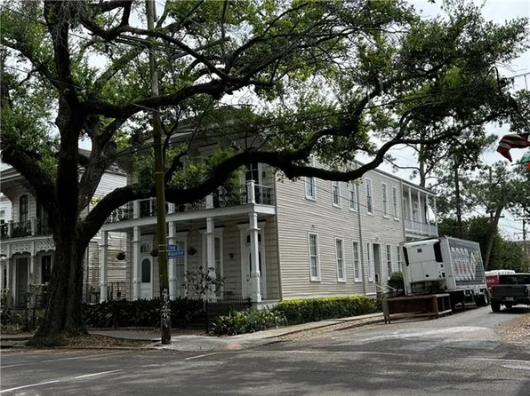 1035 3rd St APT 2, New Orleans, LA 70130