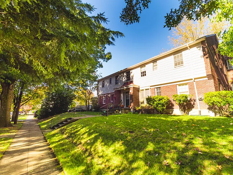 Colonial Park Apartments - Comfortable Living with a $99 Deposit Move-In Special — Photo 19
