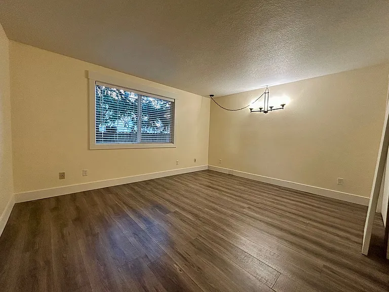 7306 NE 16th Ave — Photo 11