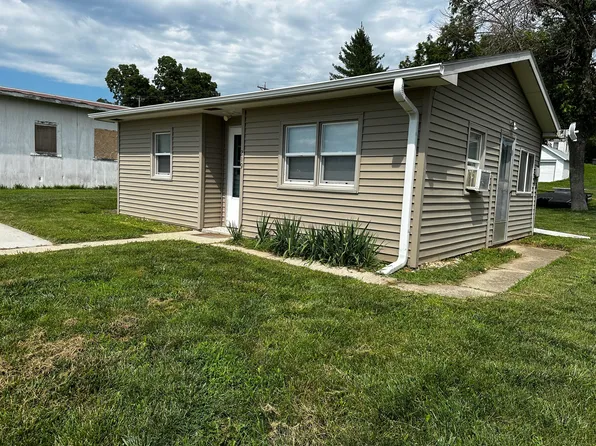 219 S Commercial St, Carson, IA 51525