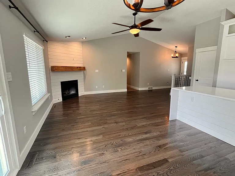 3015 Summit Ct — Photo 4
