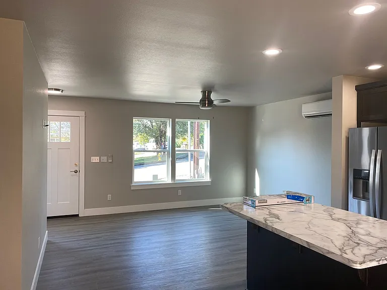 240 NE College Ave — Photo 2