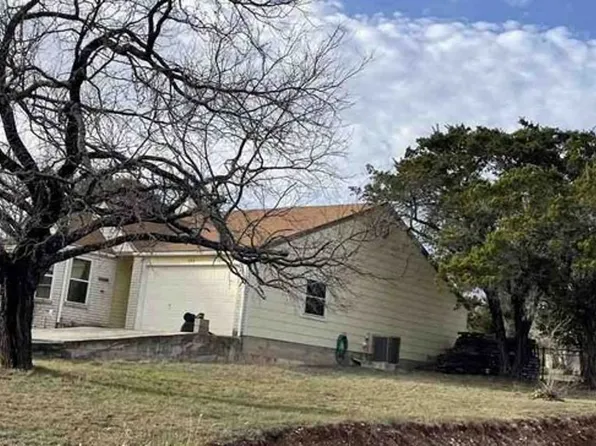 100 Donna Dr, Ingram, TX 78025