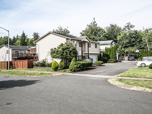 4th image of 8330 9th Pl NE