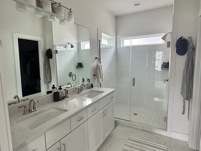 Master Bathroom (2)