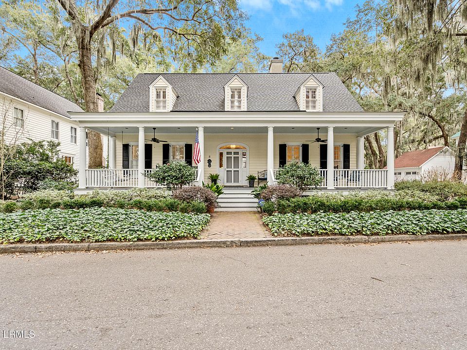 1st image of 8 Waterside Drive