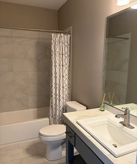 2572 NW Awbrey Point Cir — Photo 6
