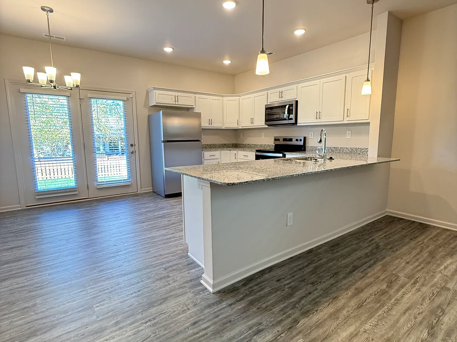 3 bed, 100 sqft, $2,315 — Photo 4