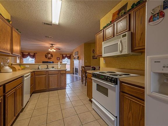 5th image of 1608 Appaloosa Dr