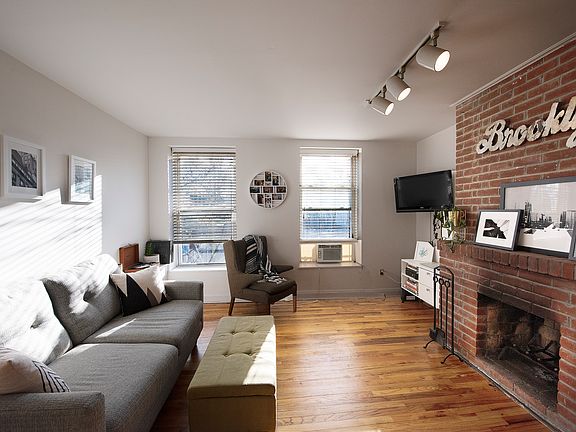 5th image of 234 Sackett St APT 2R