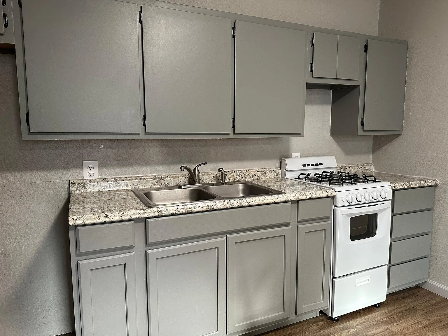 2 bed, 775 sqft, $1,100 — Photo 2