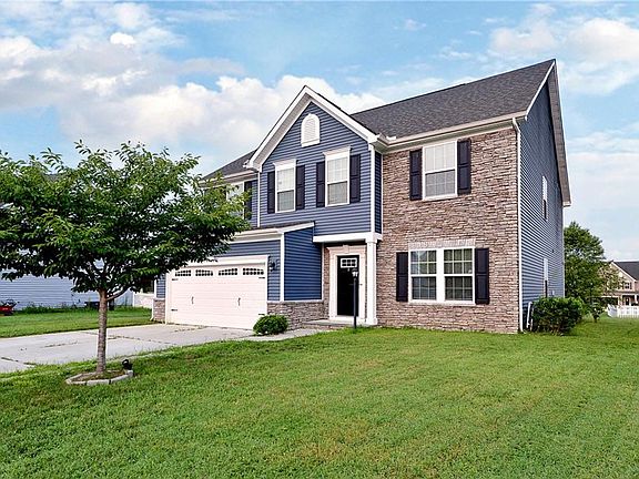 2nd image of 168 Boxwood Ln