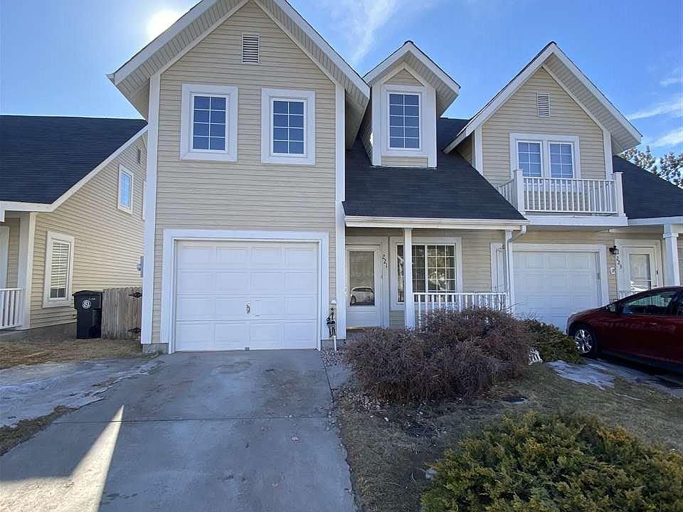 1st image of 221 Hacienda Ct