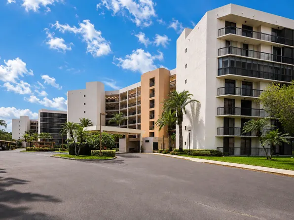 5279 S FOUNTAINS Drive S #703, Lake Worth, FL 33467