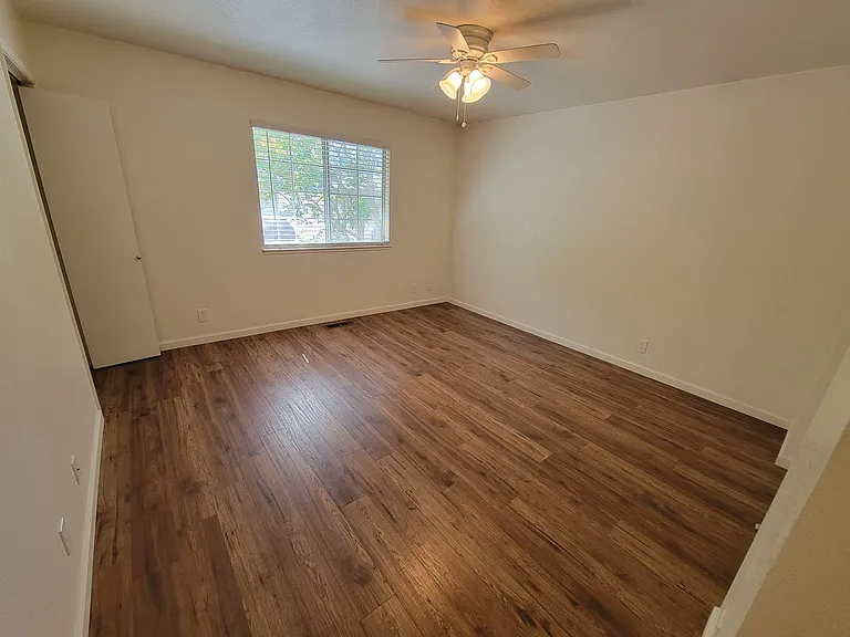 2055 Amanda Way #7 — Photo 20