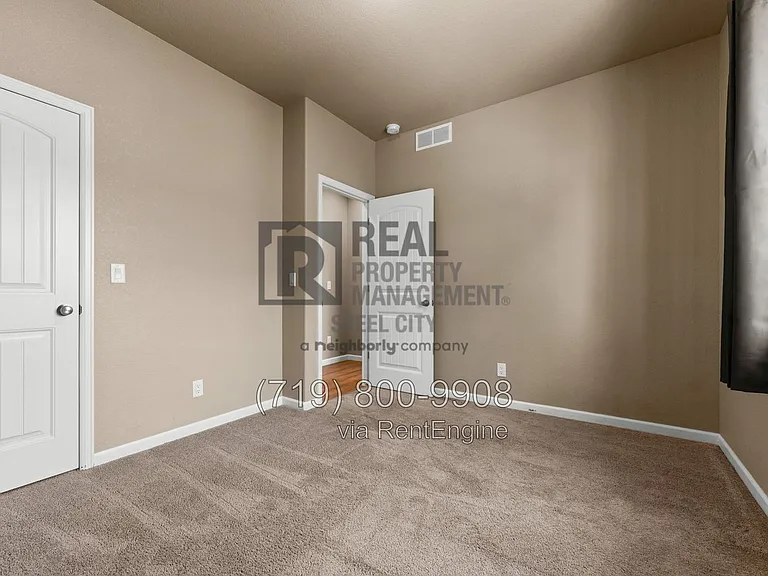 3002 W 22nd St — Photo 17