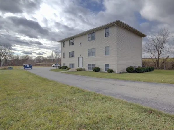 BUIBET, 715 Hillside Dr APT 4, Bettendorf, IA 52722