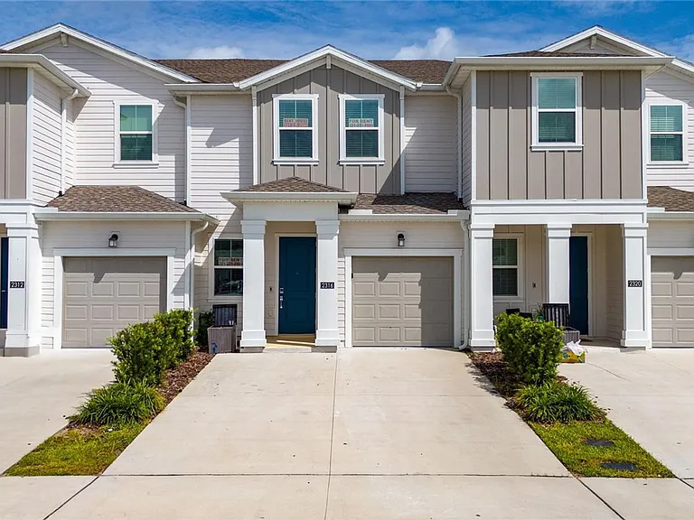 7732 Stone Creek Trl — Photo 1
