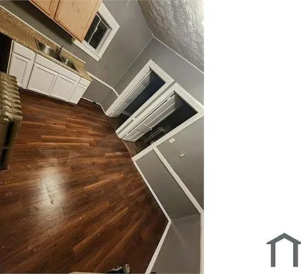 407 W 22nd St #1 — Photo 2