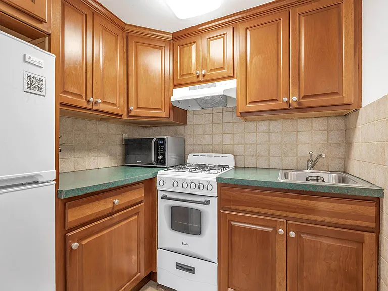 775 Fulton St #4 — Photo 4