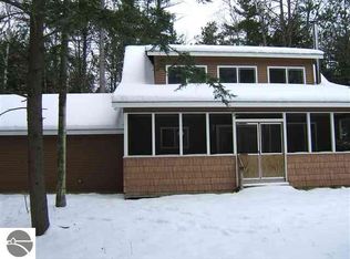 4867 Rush Lake Trl, Honor, MI 49640