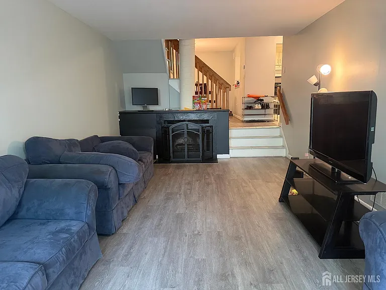 1034 Schmidt Ln — Photo 11