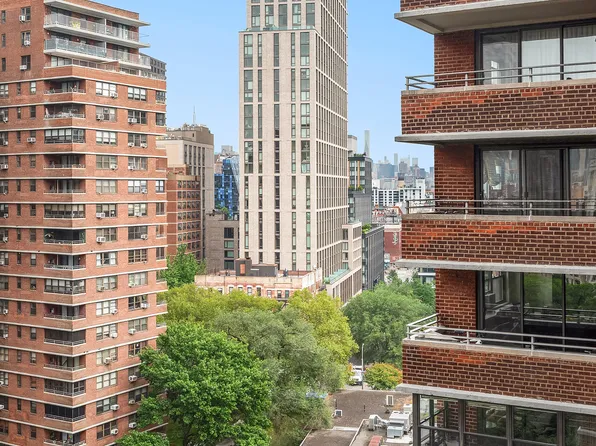 210 East Broadway image 8 of 9