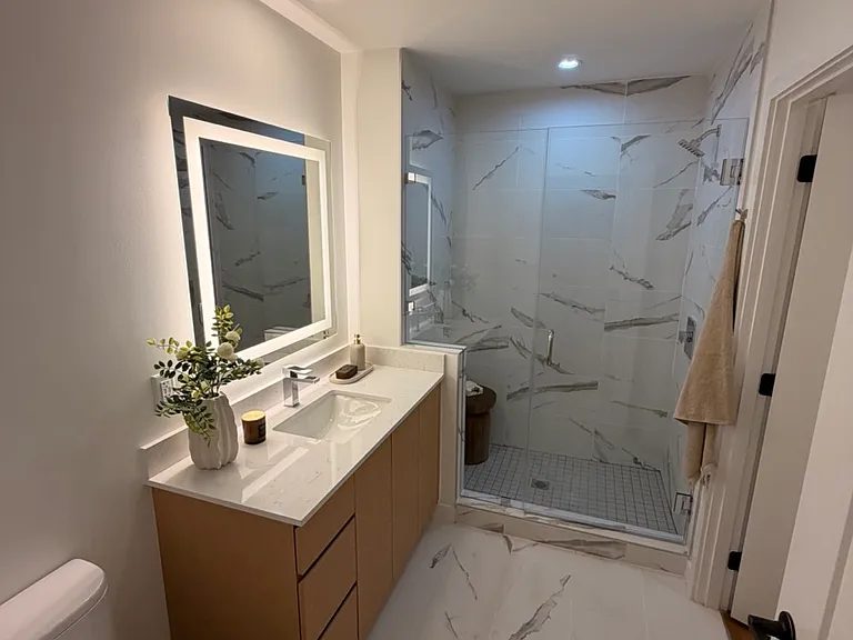 12400 Biscayne Blvd #605 — Photo 11