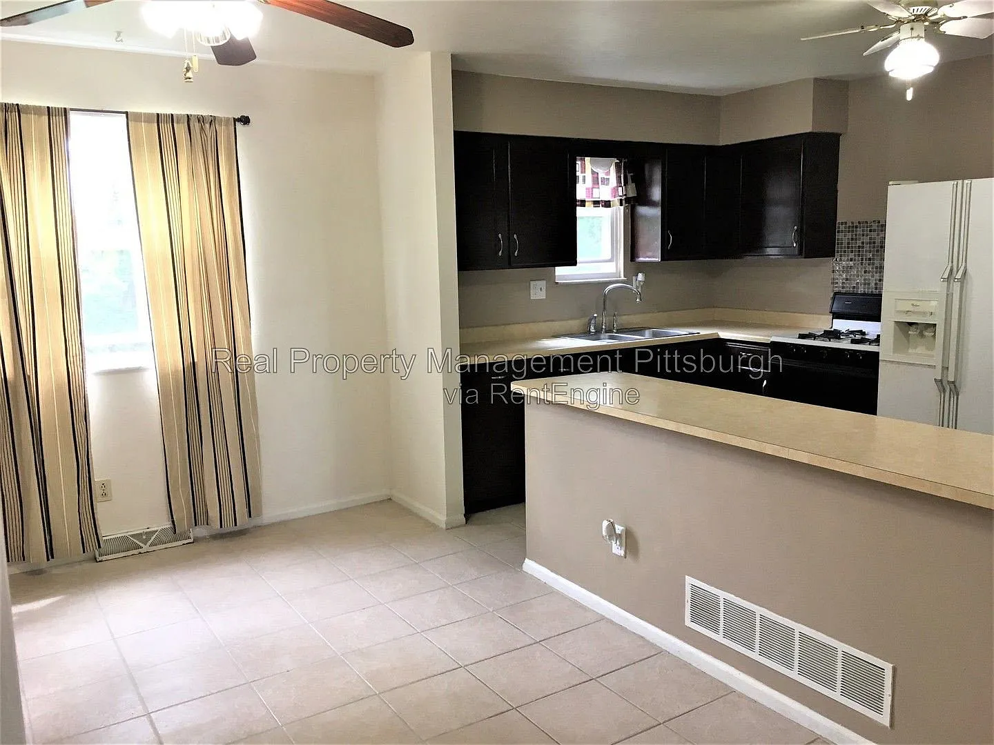 3 bed, 1.0 bath, 950 sqft, $1,300 — Photo 2