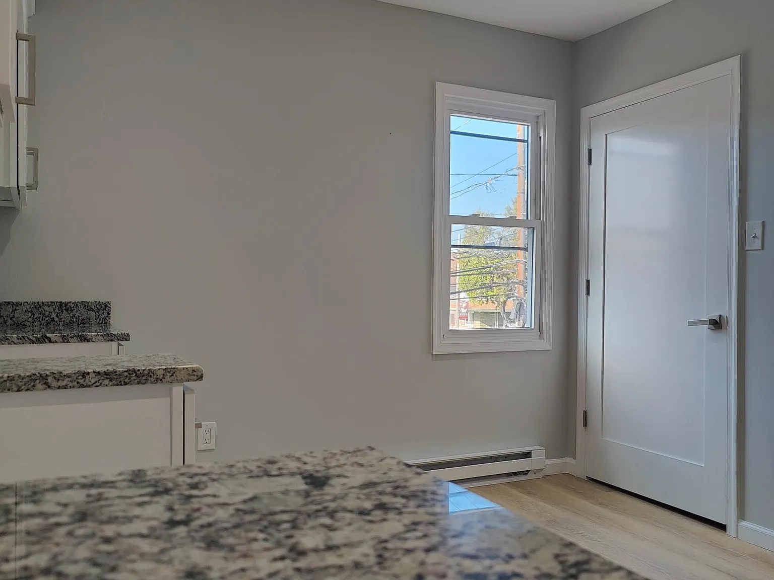 2 bed, 1200 sqft, $1,600 — Photo 2