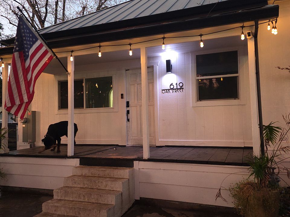 1st image of 619 Oak St
