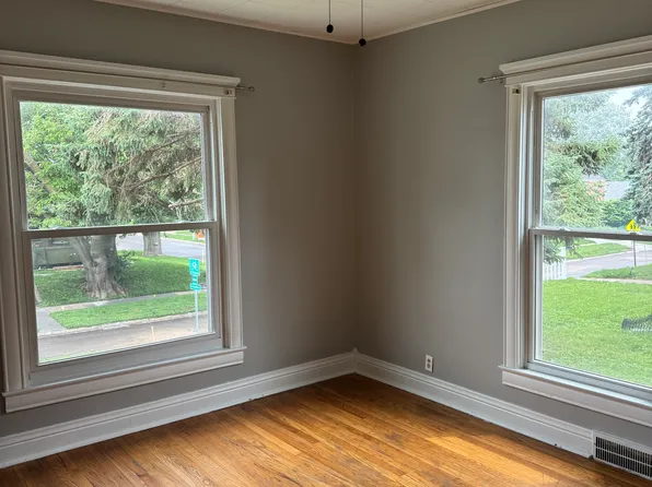 2806 N 60th St #2, Omaha, NE 68104