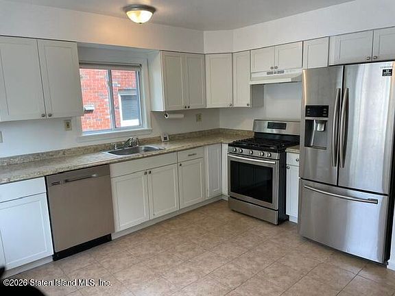 3rd image of 173 Martin Ave
