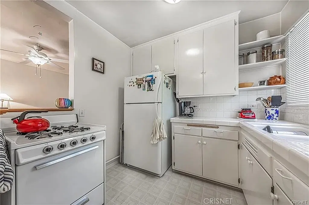 1 bed, 720 sqft, $2,400 — Photo 2